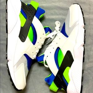Nike Air Huarache Scream Green Size 10